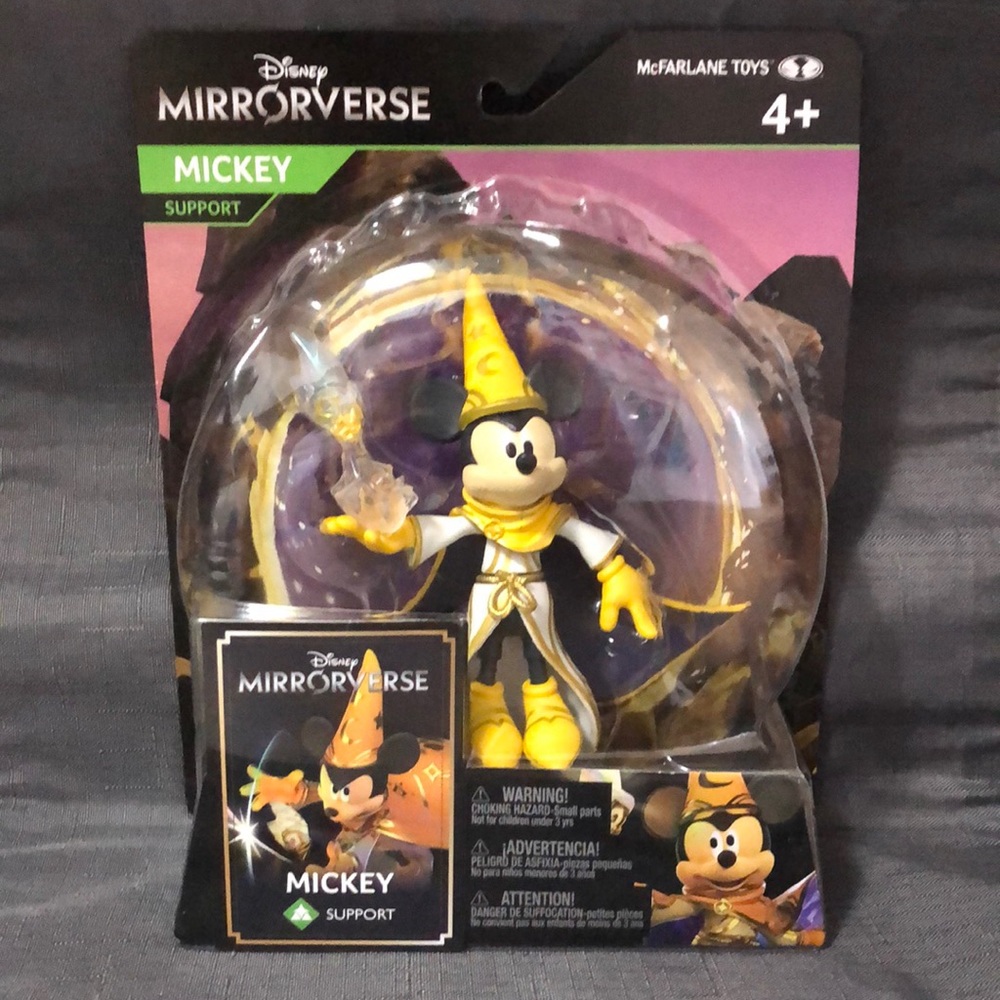 🌟BNIB🌟DISNEY MIRRORVERSE MICKEY FIGURE.